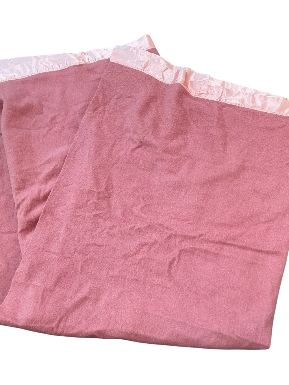 Vintage Pendleton 100% wool pale pink blanket. 71 x 74 satin binding USA, made